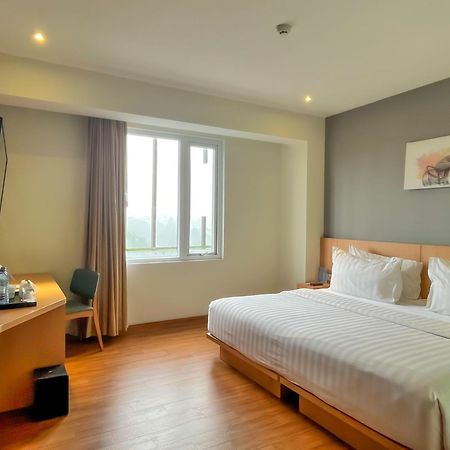 Hotel Santika Premiere Ambon Eksteriør bilde