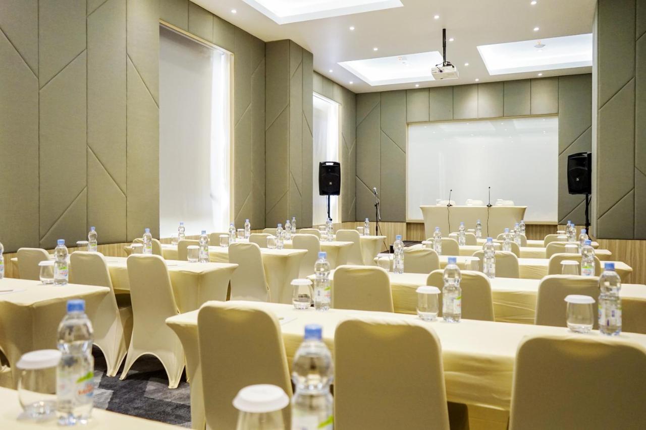 Hotel Santika Premiere Ambon Eksteriør bilde