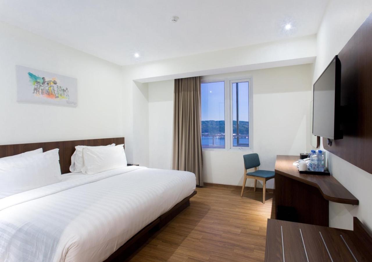 Hotel Santika Premiere Ambon Eksteriør bilde